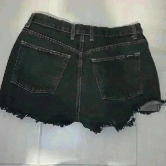GUESS vintage Women's denim black short size 31 - Picture 7 of 9